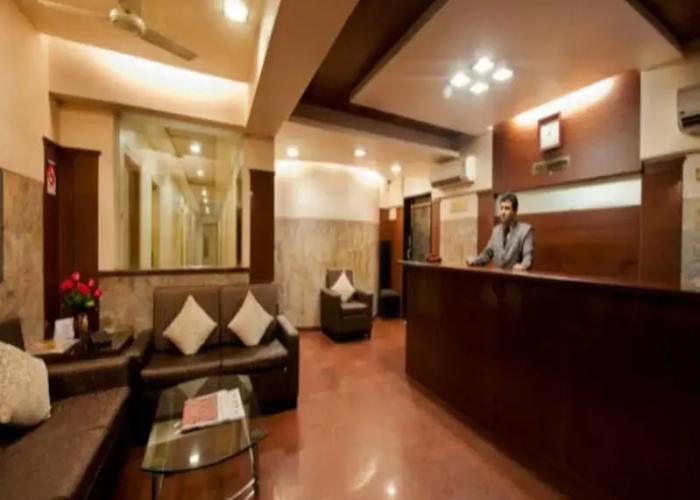 Rajhans Hotel