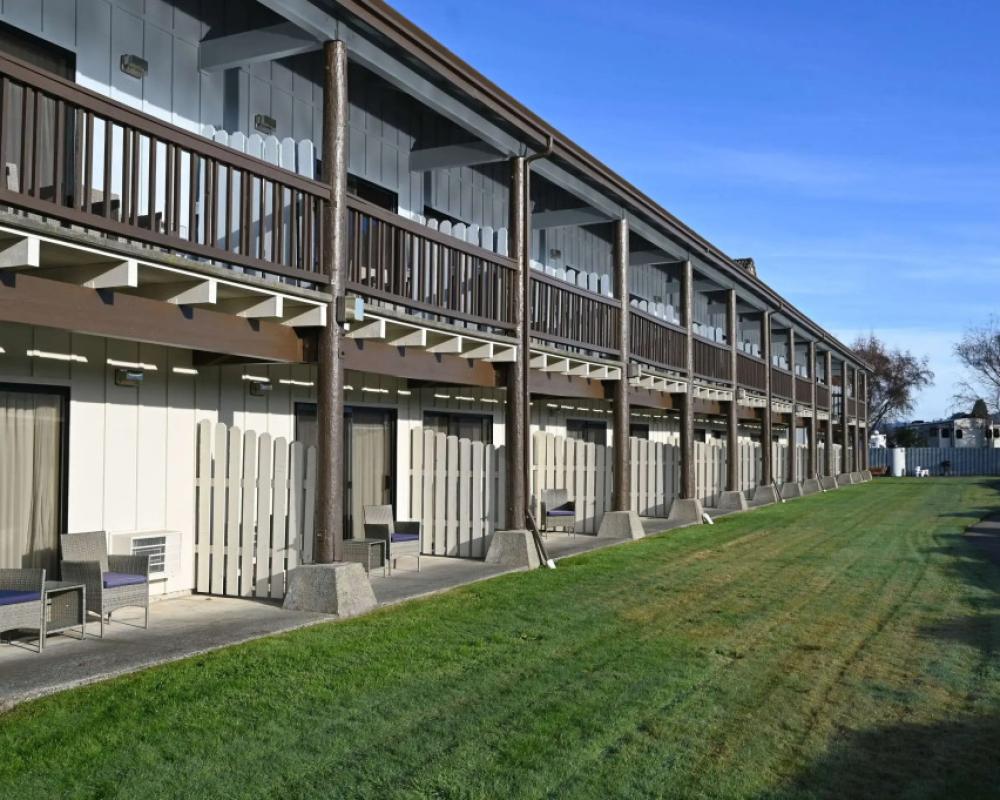 Edgewater Inn and Suites, Ascend Hotel Collection