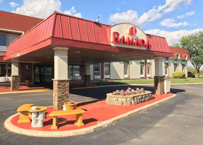 Ramada by Wyndham Albert Lea