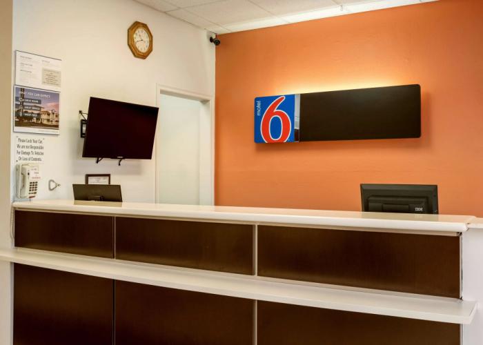 Motel 6 Albert Lea, MN