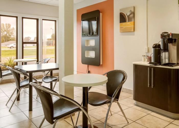 Motel 6 Albert Lea, MN