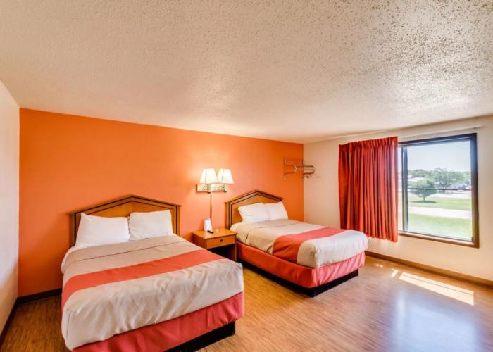 Motel 6 Albert Lea, MN