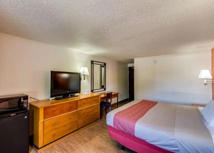 Motel 6 Albert Lea, MN