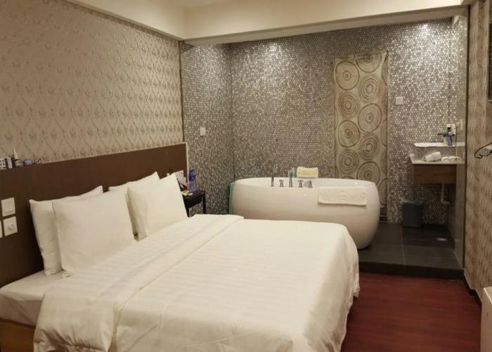 Whole Sunshine International Hotel