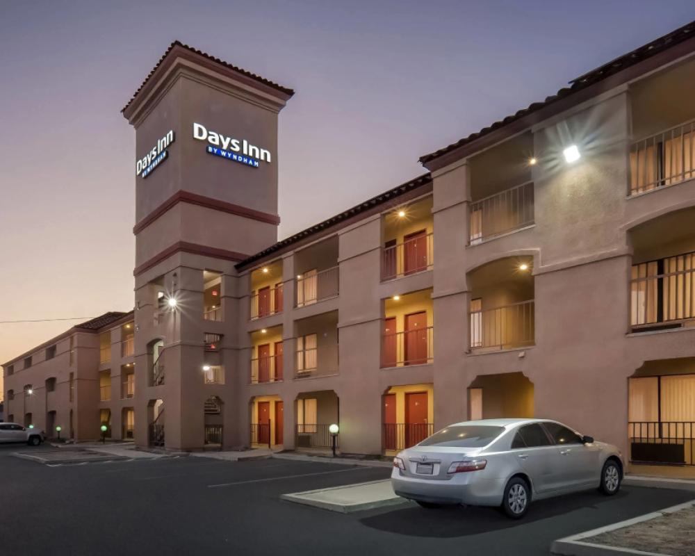 Days Inn by Wyndham Fontana / Rialto