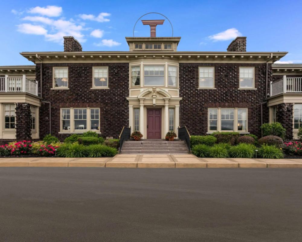 Traditions Hotel & Spa Johnson City - Binghamton, Ascend Hotel Collection