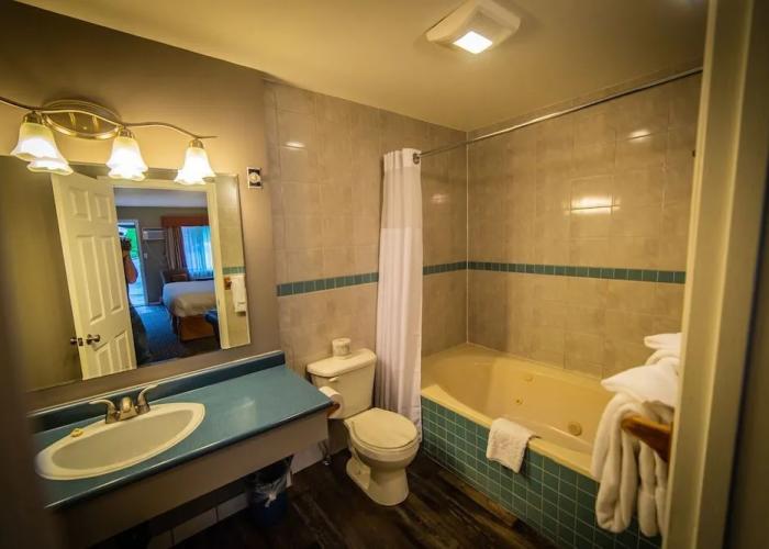 Alpine Inn & Suites