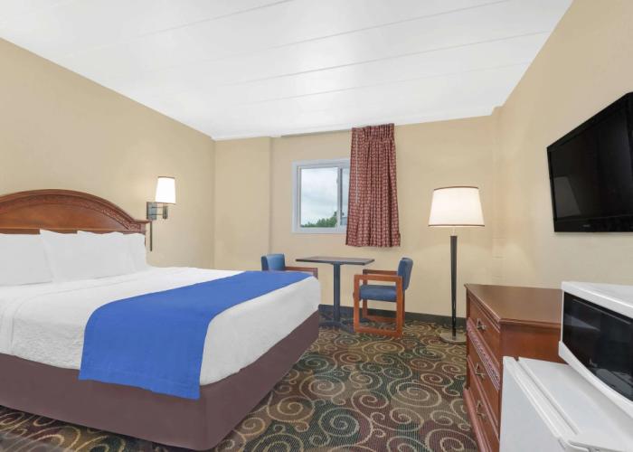 Travelodge by Wyndham Lima OH