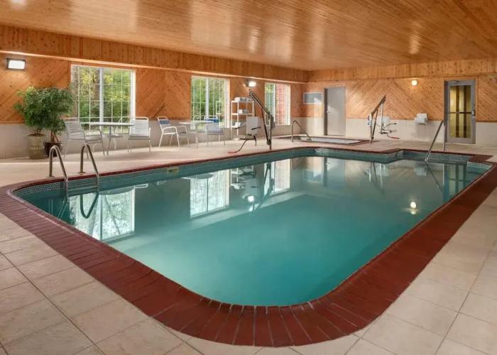 Country Inn & Suites By Carlson, Lima, OH