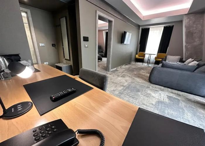 Aniroc Signature Hotel