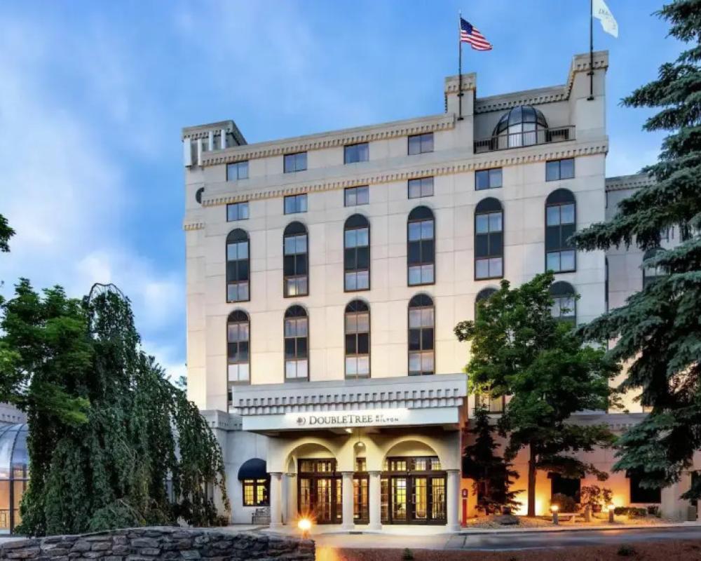DoubleTree by Hilton Nashua