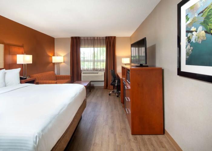 Hotel Richmond Hill ON North