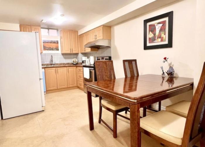 Cozy Home in Richmond Hill with Free Parking
