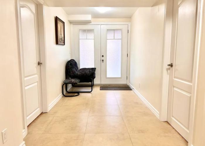 Cozy Home in Richmond Hill with Free Parking