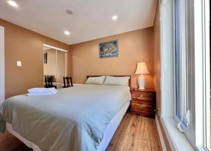 Cozy Home Near Transit & Hillcrest Mall with Free Parking