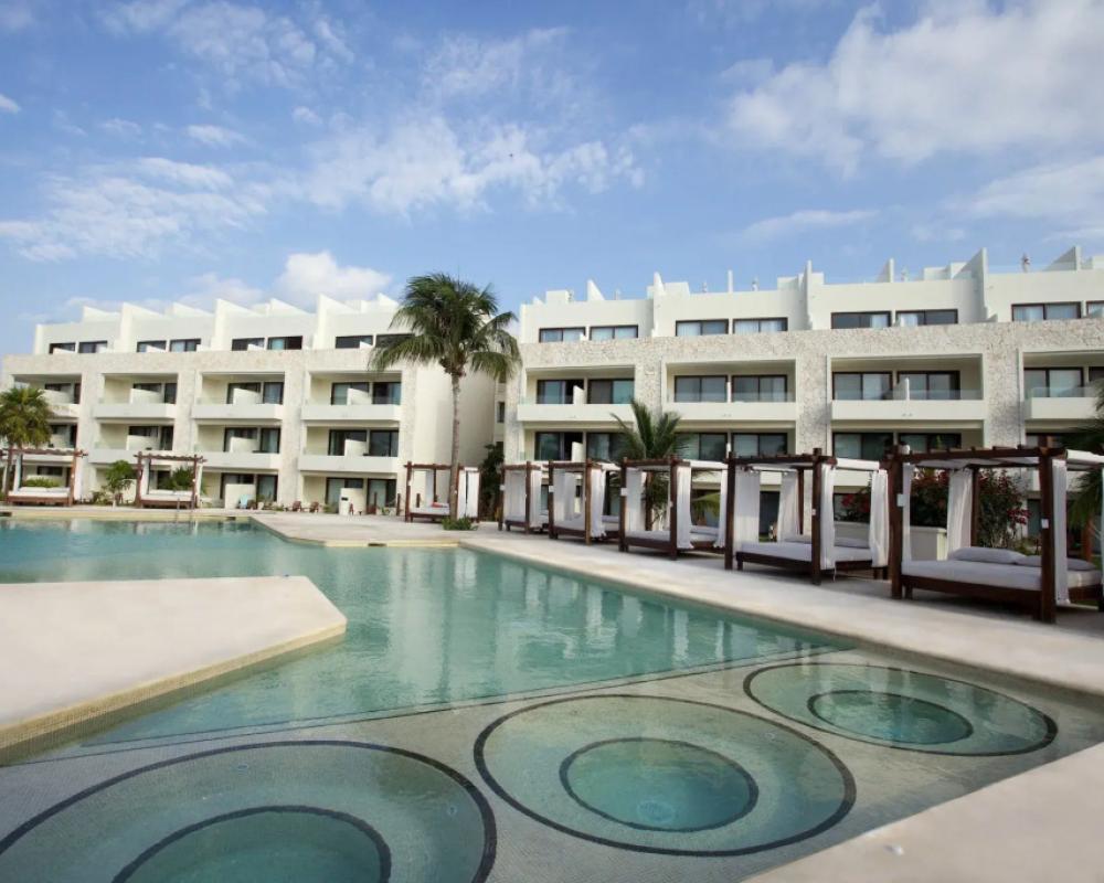 Akumal Bay Beach and Wellness Resort Hotel