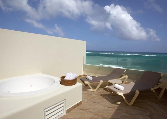 Akumal Bay Beach and Wellness Resort Hotel