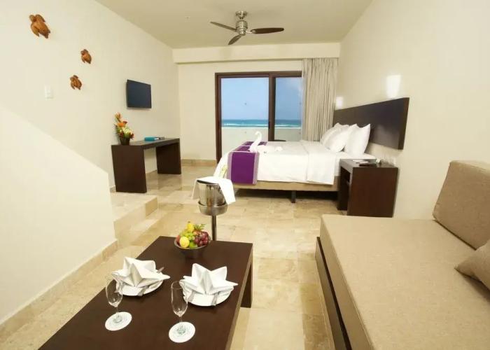 Akumal Bay Beach and Wellness Resort Hotel