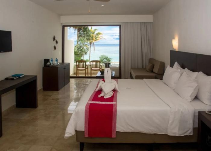 Akumal Bay Beach and Wellness Resort Hotel