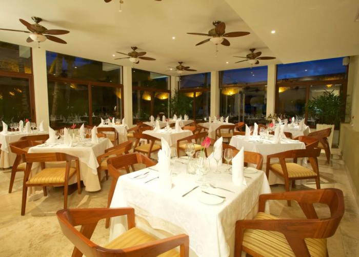 Akumal Bay Beach and Wellness Resort Hotel