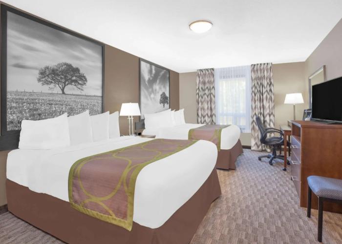 Super 8 by Wyndham Athabasca AB