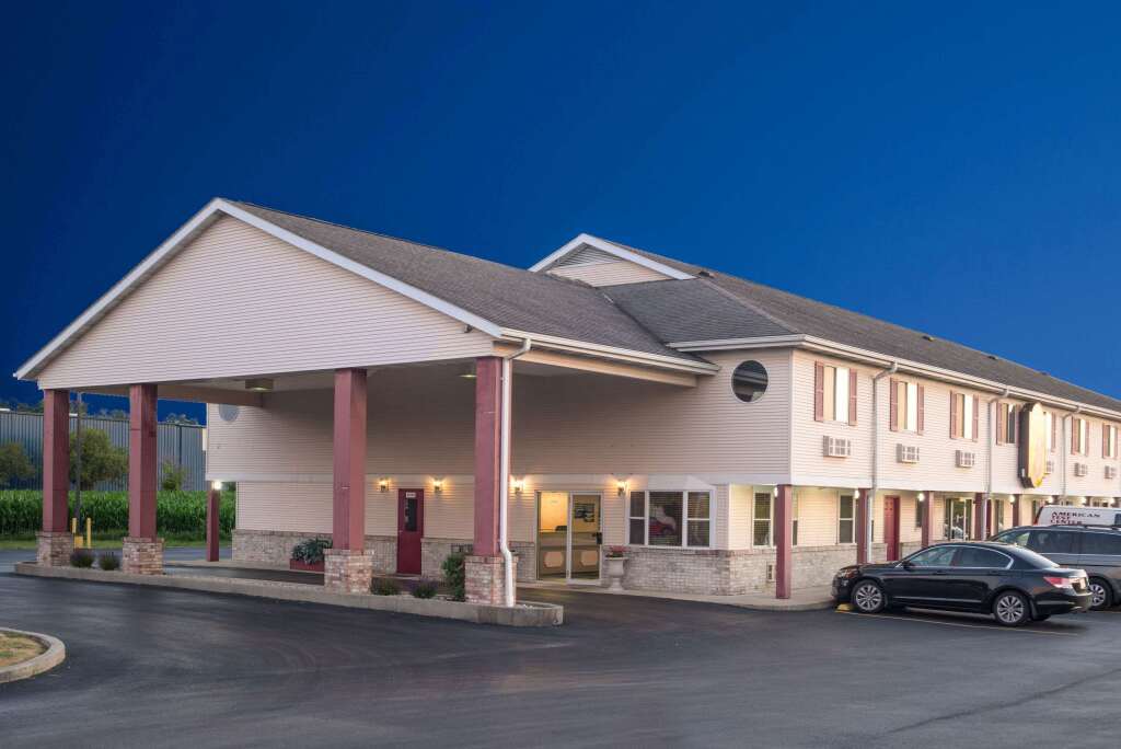 Super 8 by Wyndham Wapakoneta