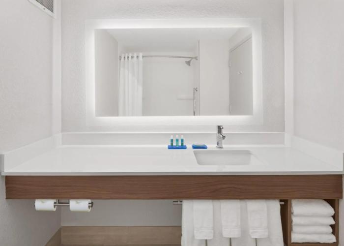 Holiday Inn Express & Suites Byron by IHG