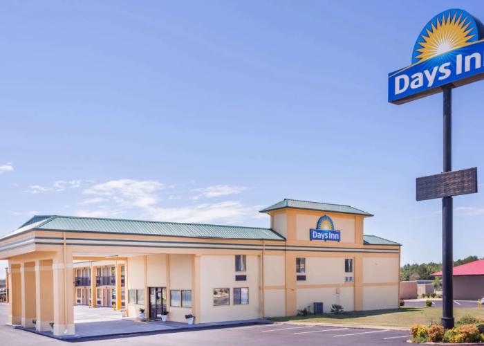 Days Inn by Wyndham Byron