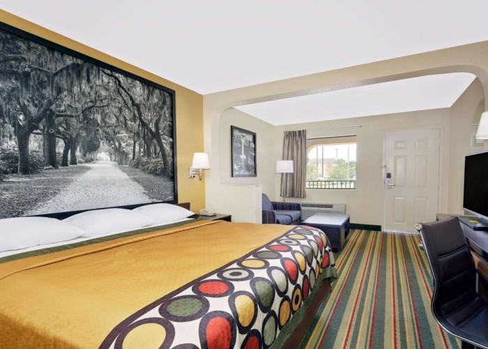 Super 8 by Wyndham Byron/South Macon