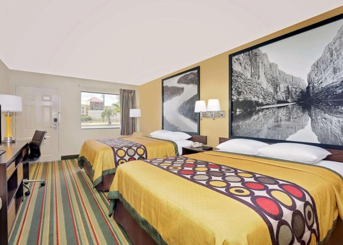 Super 8 by Wyndham Byron/South Macon