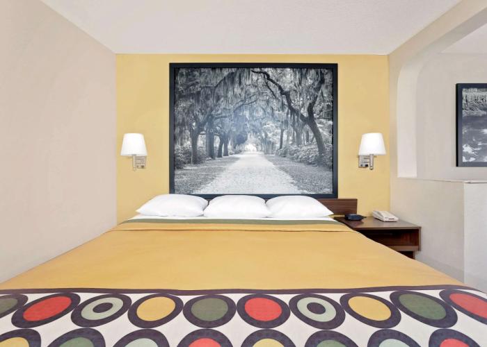 Super 8 by Wyndham Byron/South Macon