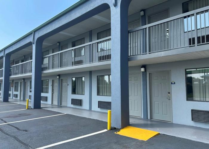 Days Inn by Wyndham Byron