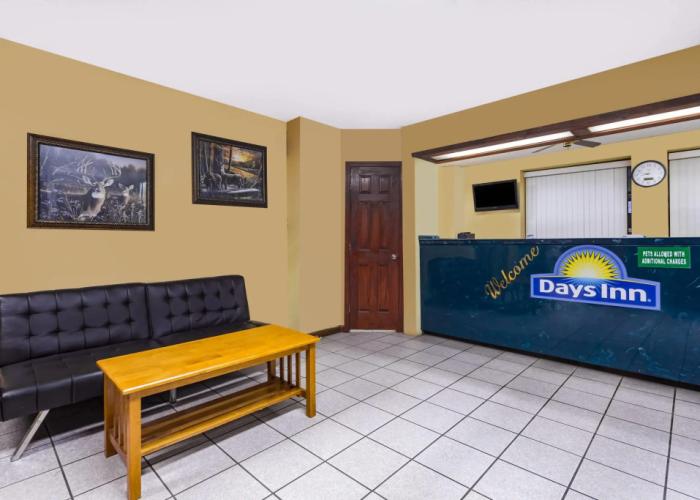 Days Inn by Wyndham Byron