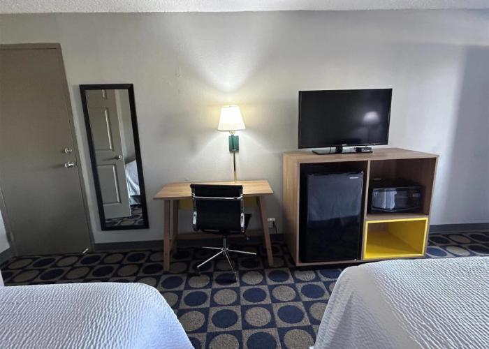 Days Inn by Wyndham Byron