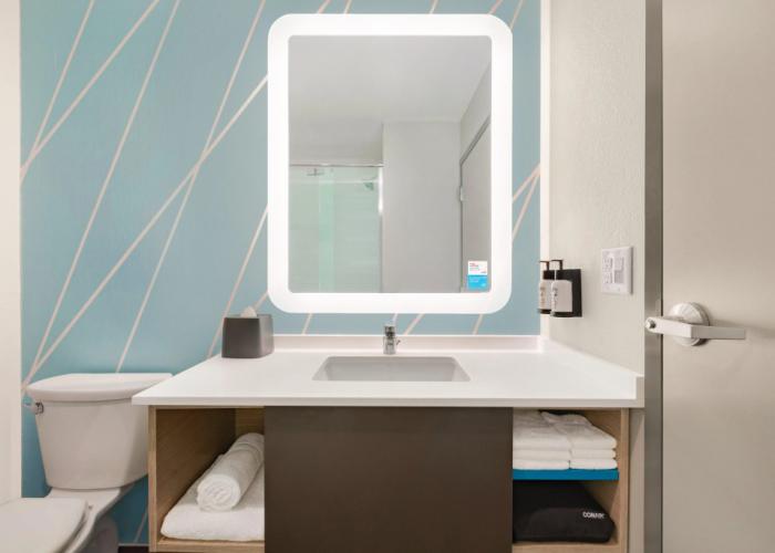 Avid Hotels Byron Warner Robins by IHG