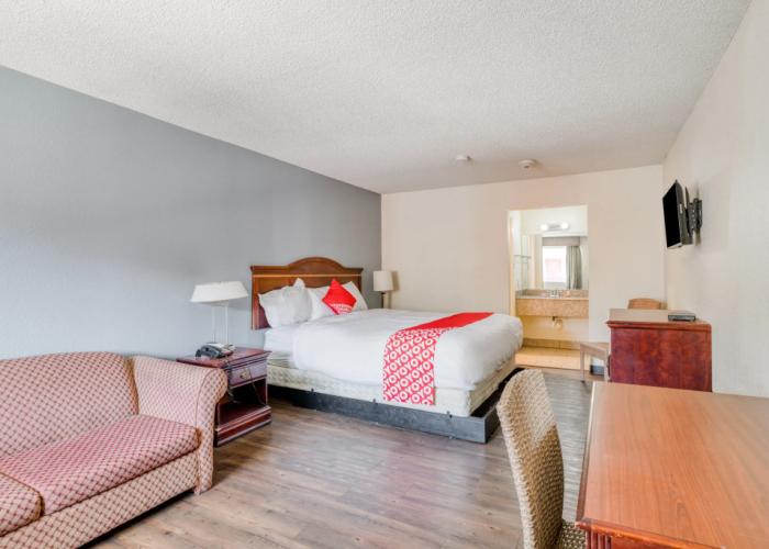 OYO Hotel Rosenberg TX I-69