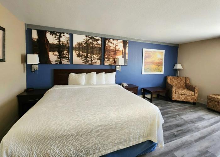 Days Inn by Wyndham Rosenberg