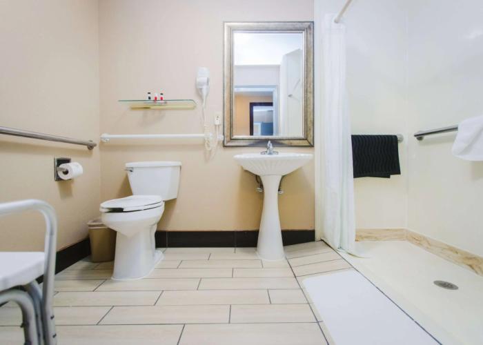 Days Inn by Wyndham Rosenberg