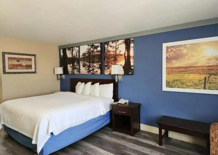 Days Inn By Wyndham Rosenberg