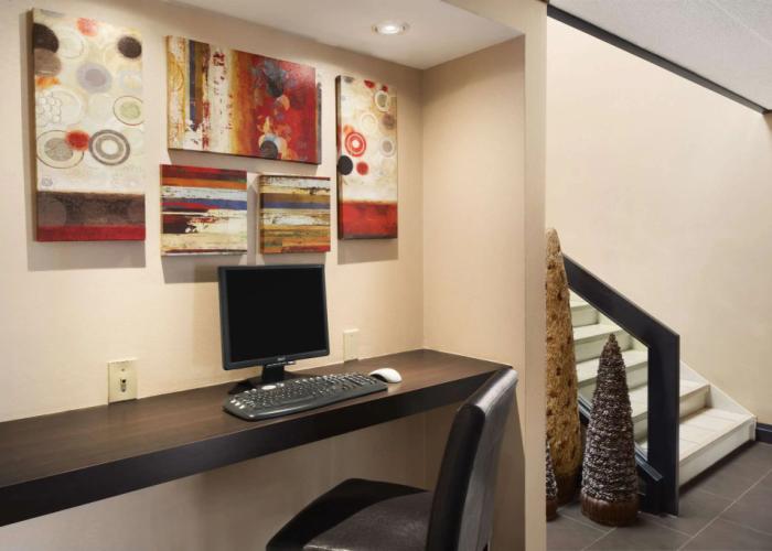 Days Inn by Wyndham Brantford