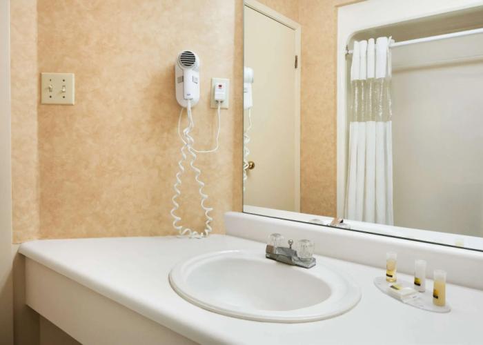 Days Inn by Wyndham Brantford