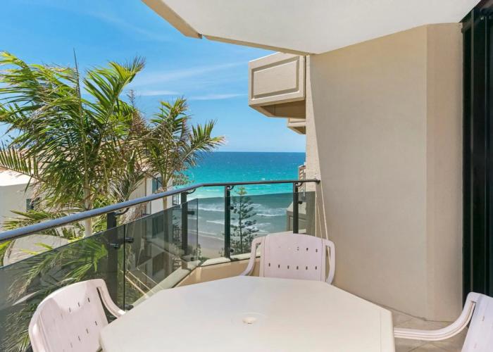 Clubb Coolum Beach Resort