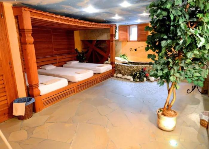 Villa Medici Hotel Restaurant