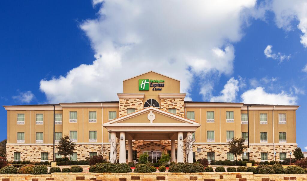 Holiday Inn Express Hotel & Suites Brady by IHG