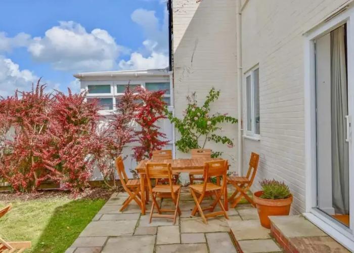 1 Kings Close a Superb Coastal Retreat