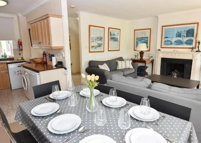 The Cottage a Superb Family Coastal Retreat