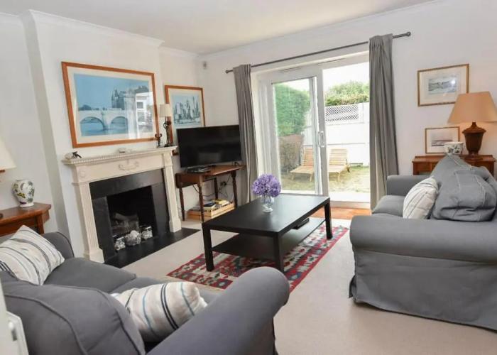 The Cottage a Superb Family Coastal Retreat