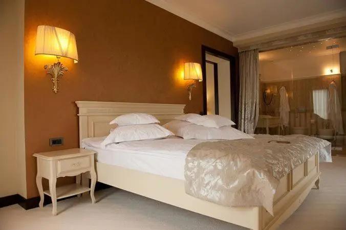 Helen Hotel