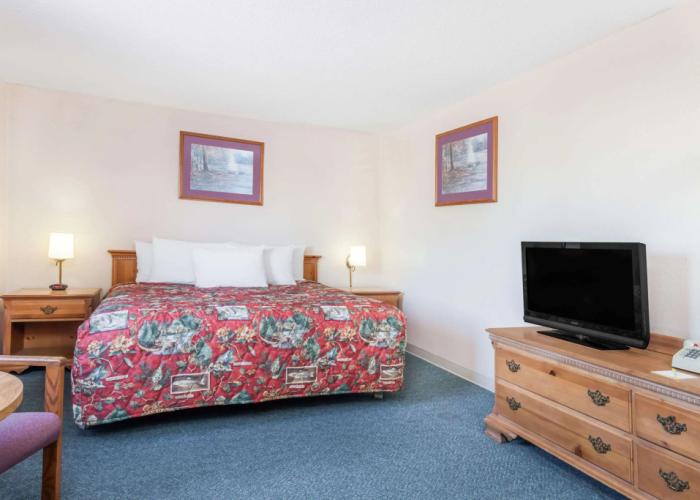 Days Inn by Wyndham Burns