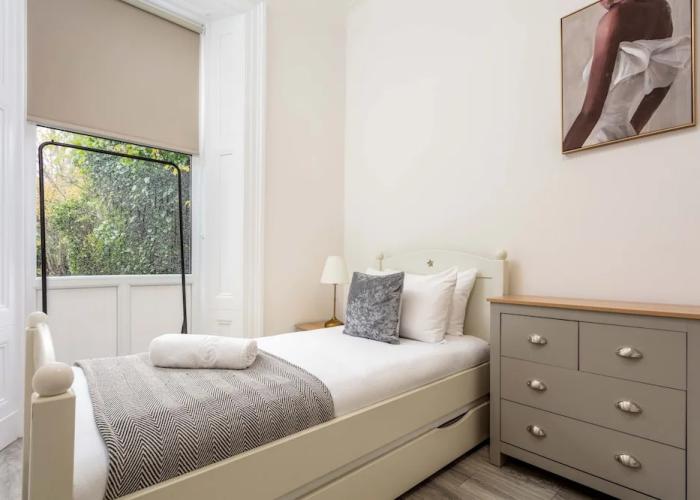 Cuthbert House - Donnini Apartments